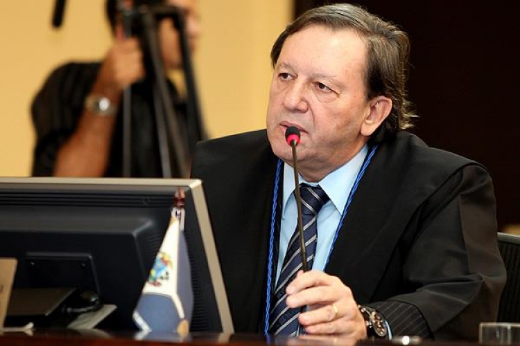 Prefeituras não podem designar um mesmo servidor para fiscalizar todos os contratos