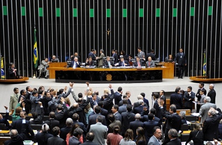 Congresso analisa veto que barrou criação de 20 cidades em MT